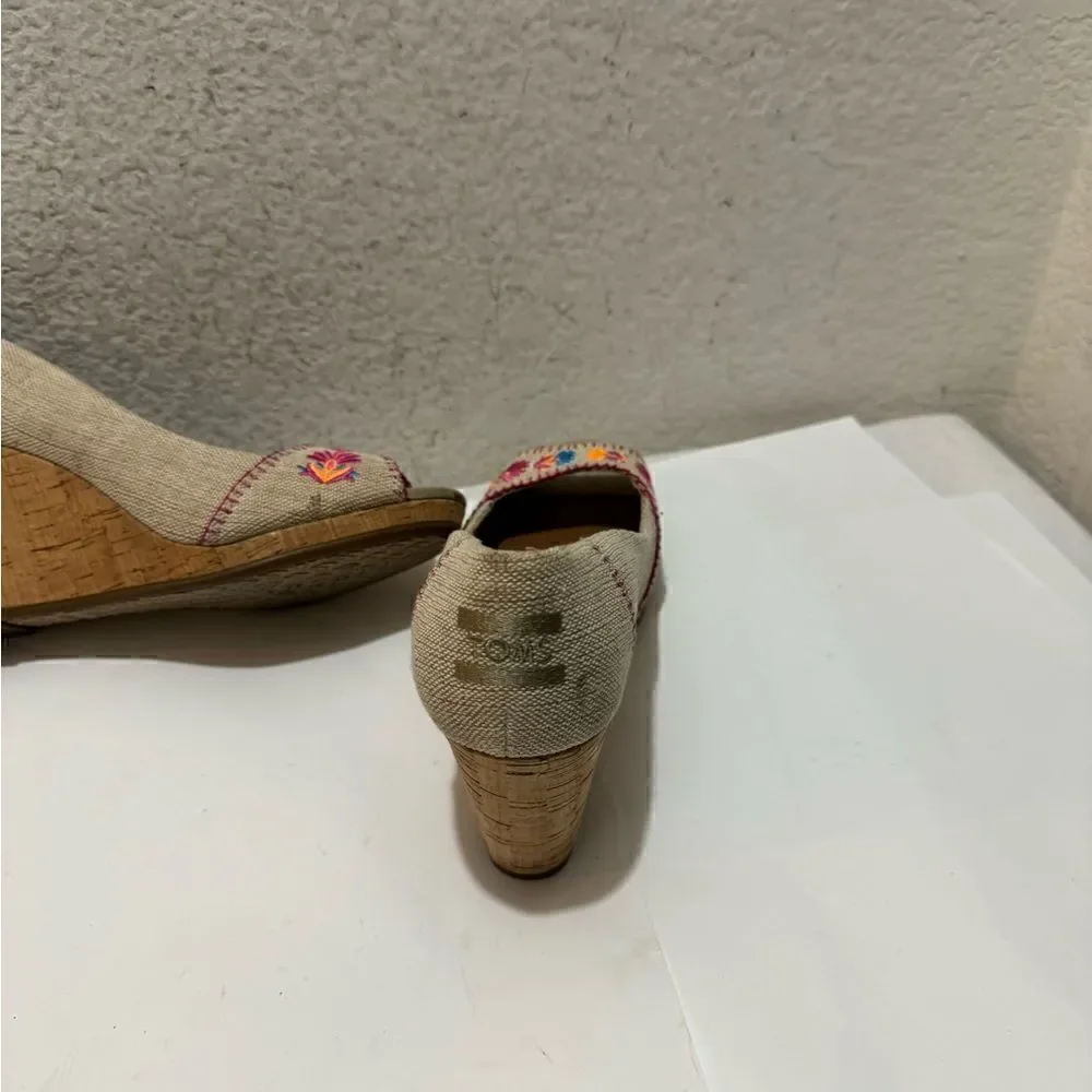 Toms Stella Natural Burlap Embroidery Wedge Peep Toe Heels 7.5 rare